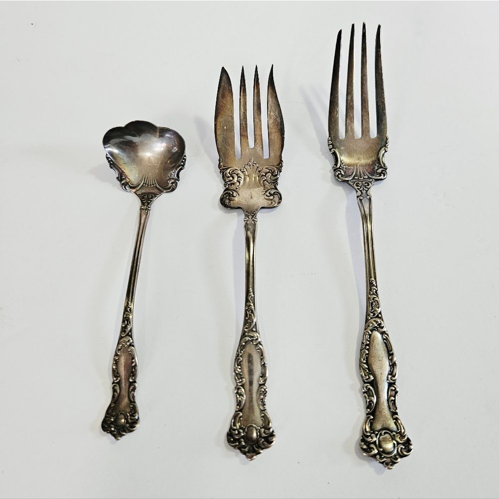 WM Rogers & Co. Oxford Pattern AA Silver Plated Serving Meat Fish Forks & Ladle
